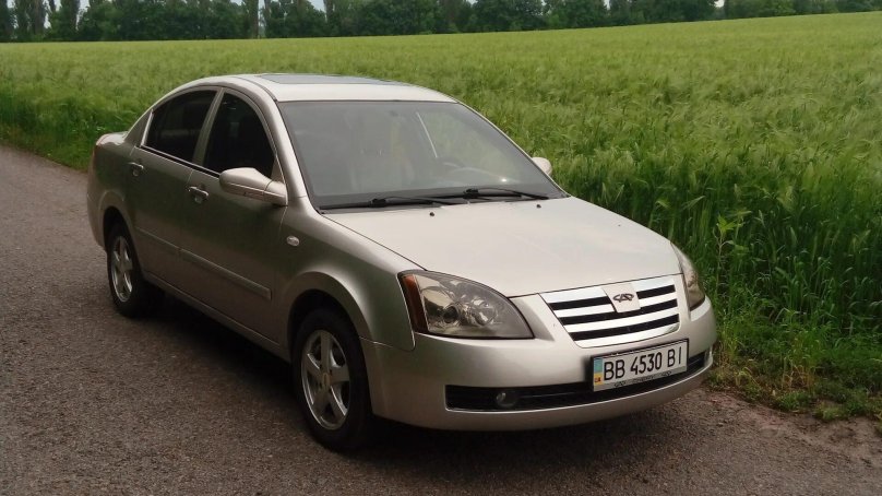 Машина чери Элара