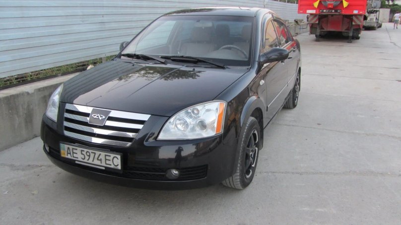 Машина чери Элара