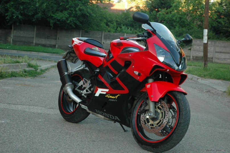Хонда СБР 600 ф4