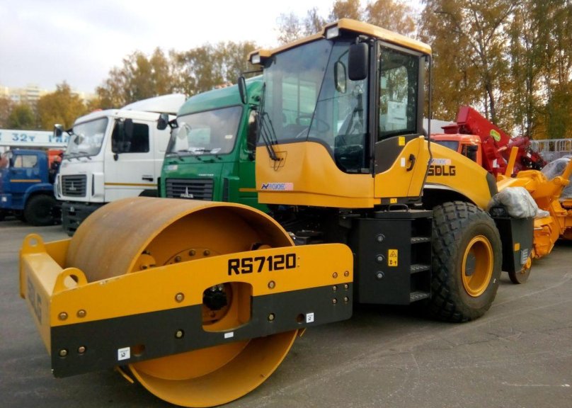 Каток SDLG rs7120