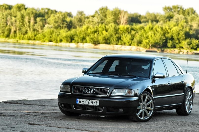 Audi s8 d2 2000
