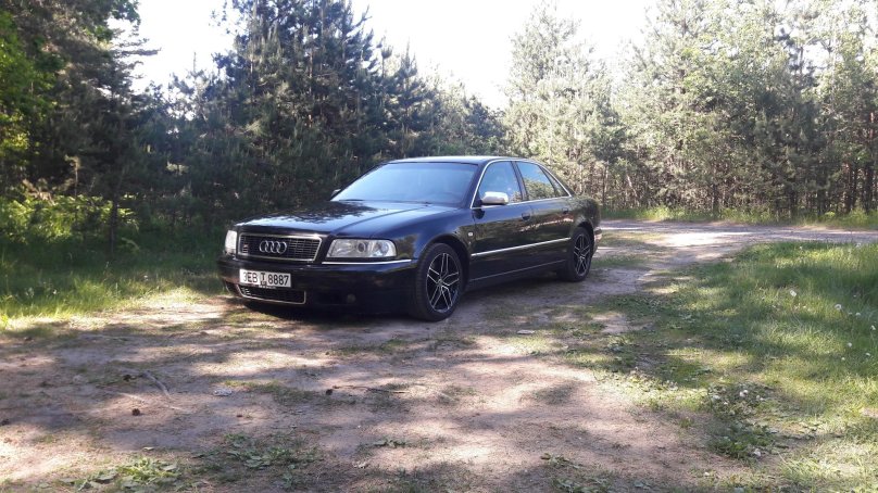 Audi s8 d2 2000
