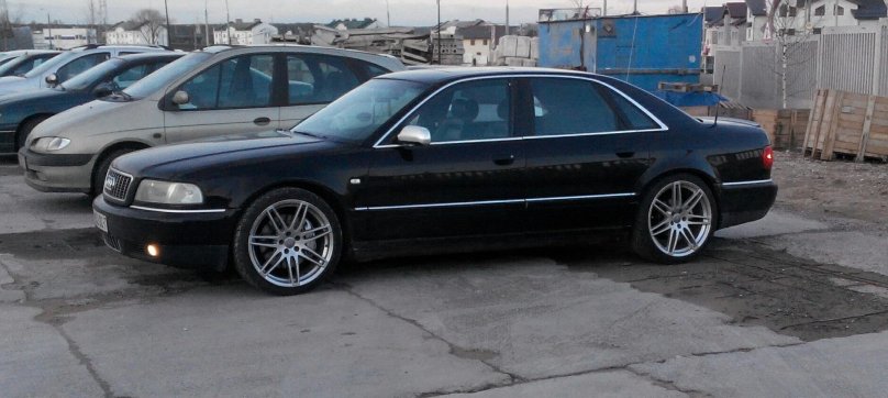 Audi s8 d2 r20