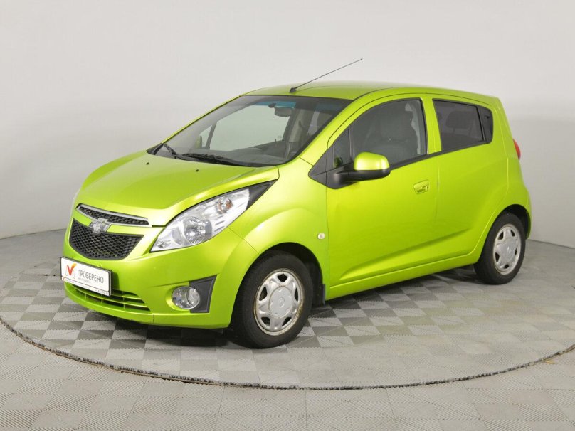 Шевроле Спарк зеленый