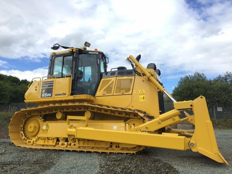 Бульдозер Komatsu d65px-16