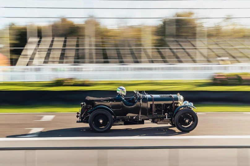 Гоночный спорткар