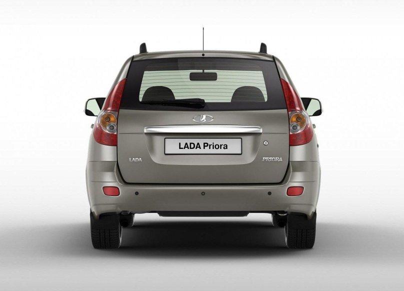 Лада Приора универсал сзади