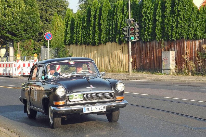 Вольга машина в Париже