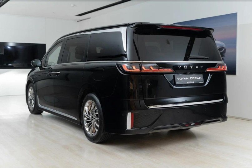 Voyah Dream Hybrid 2024