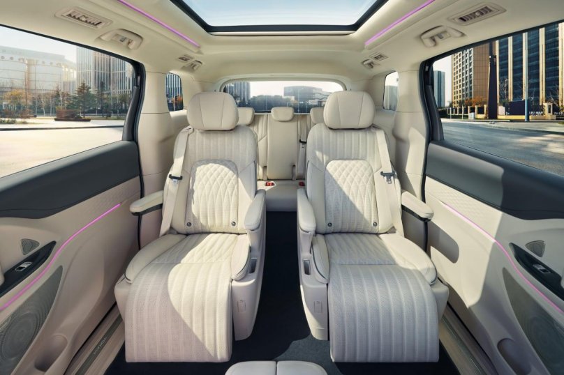 Китайский минивэн 2022 voyah Dreamer