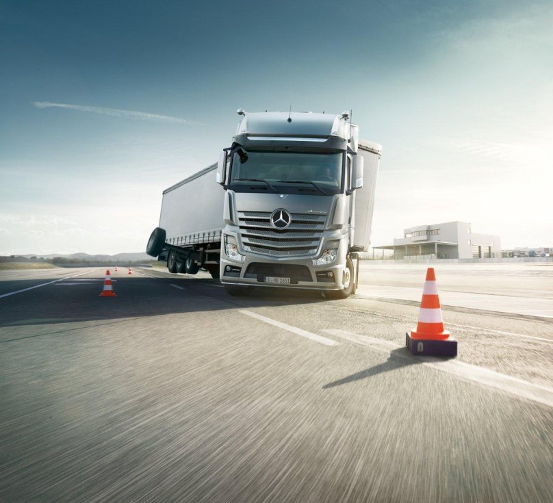 Мерседес Актрос 2022