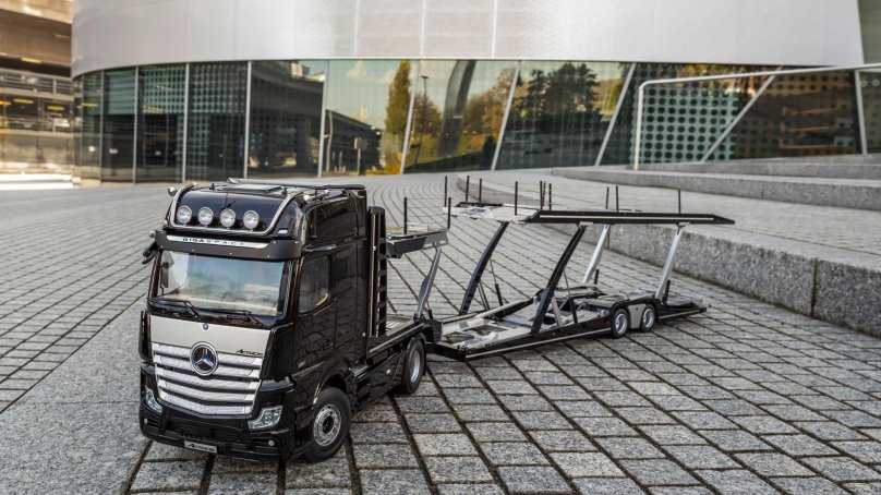 Мерседес Бенц Актрос автовоз