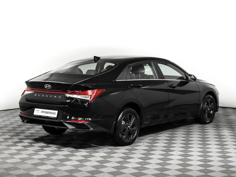 Hyundai Elantra 2021 черная