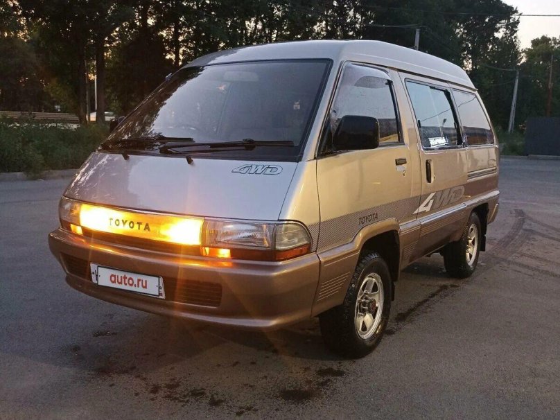 Toyota MASTERACE Surf