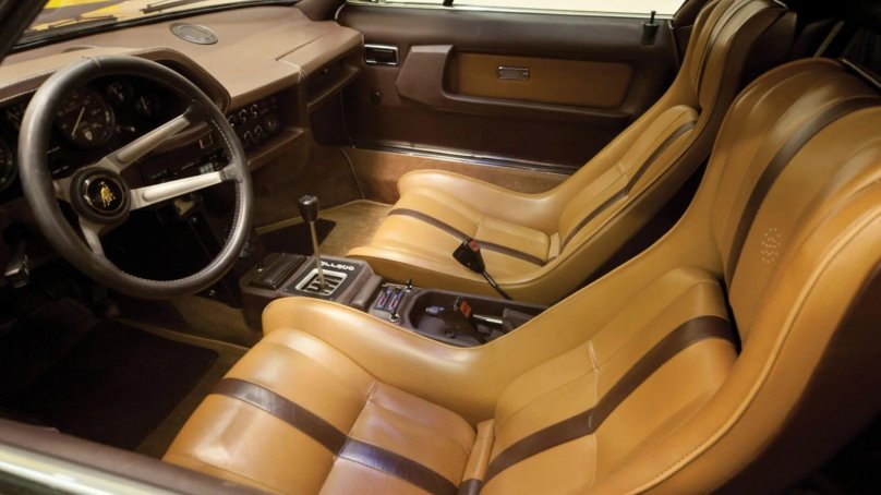 Lamborghini Urraco салон
