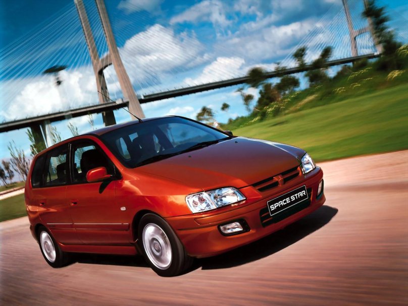 Mitsubishi Space Star 1 поколение