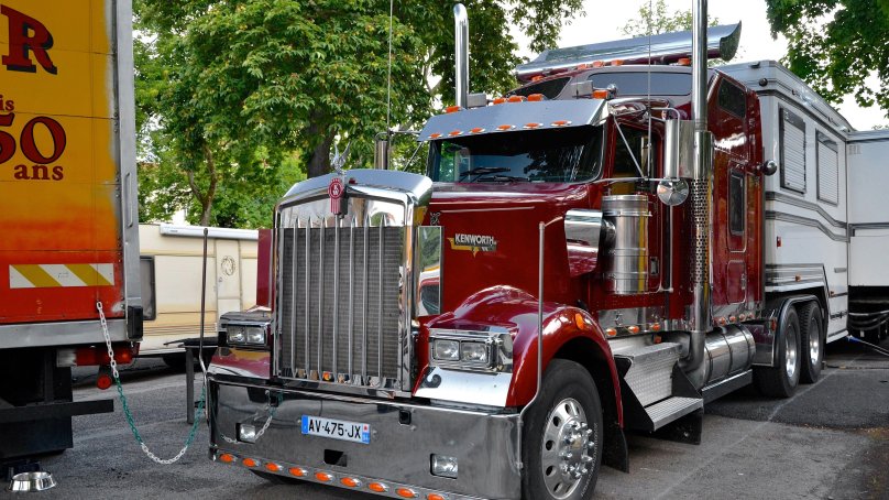 Американский грузовик Кенворт w900