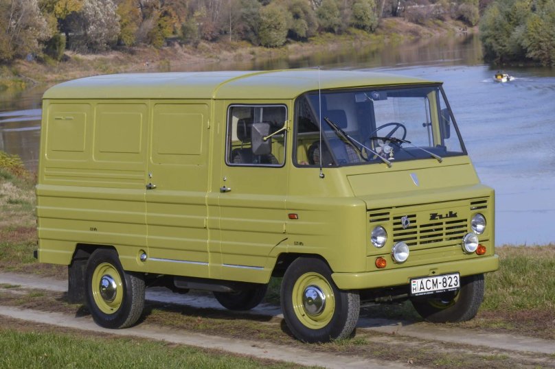 Фургон ZUK a06