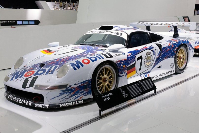 Porsche 911 gt1 1996