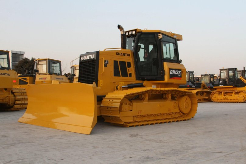 Бульдозер Шантуй СД 32