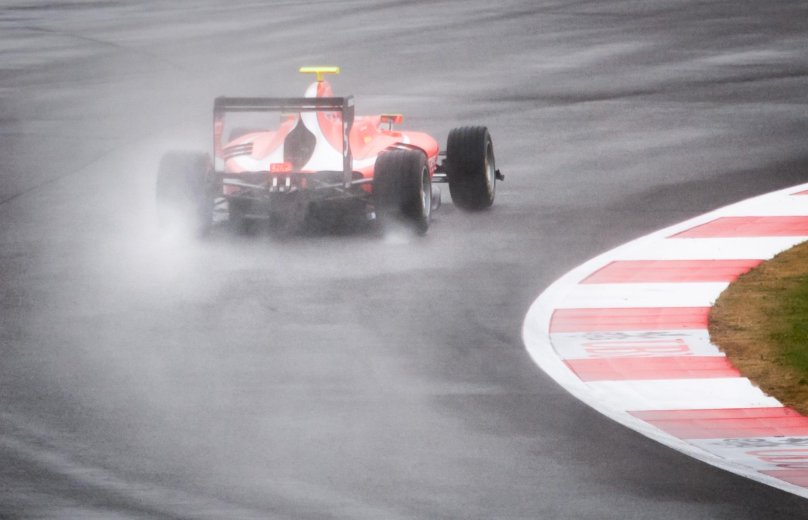 Гонки обгоняет