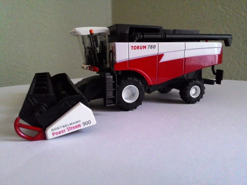 Игрушка Ростсельмаш комбайн Торум 780