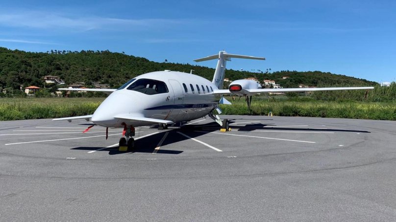 Самолет Piaggio p180 Avanti II