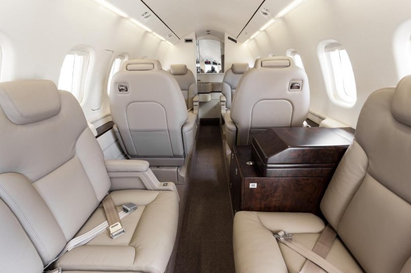 Piaggio p180 Avanti II салон