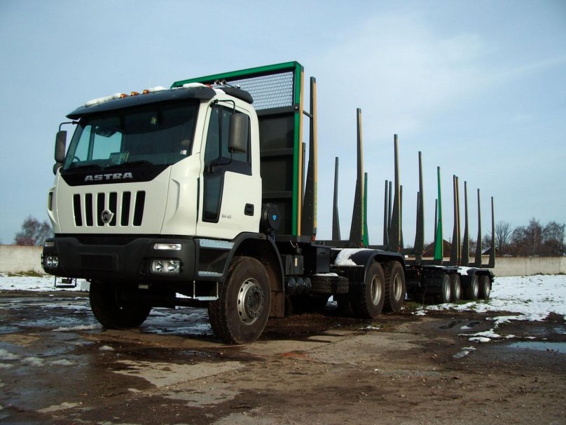 Ивеко Траккер лесовоз