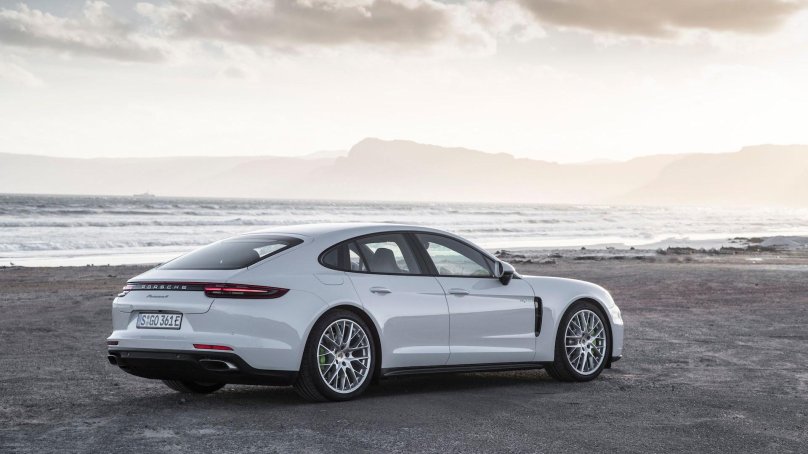 Porshe Panamera 4