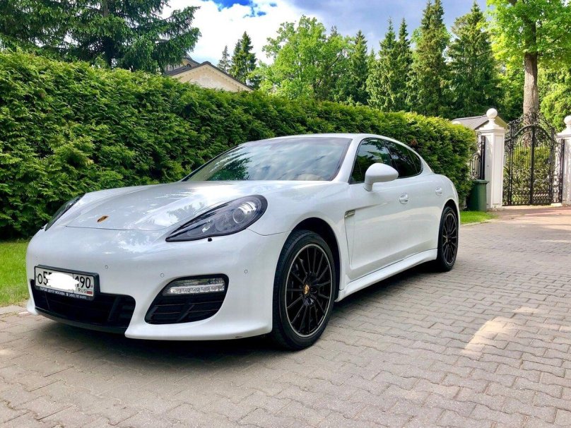 Porshe Panamera 4