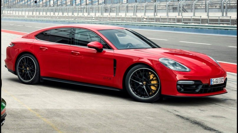 Порше Панамера GTS 2020