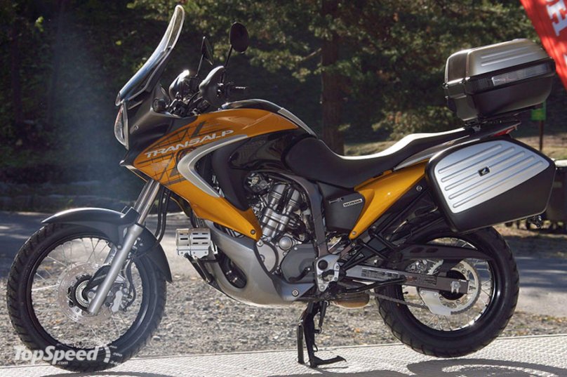 Honda Transalp 700