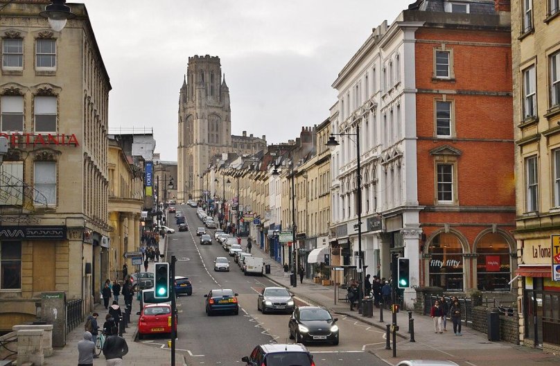 Город Бристоль зимой