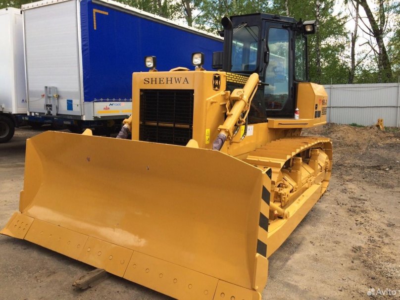 Бульдозер гусеничный Shehwa ty165-3