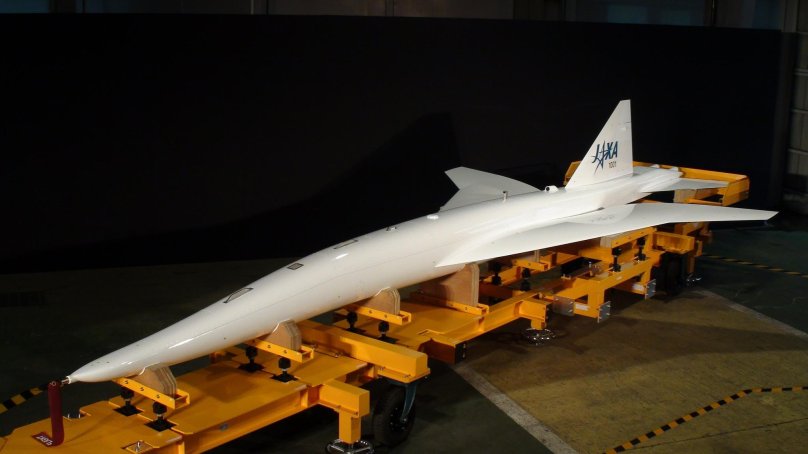 Сверхзвуковой самолёт