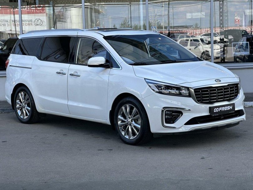 Kia минивэн Carnival 2020