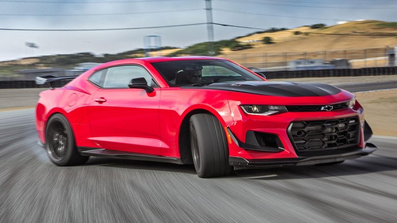 Шевроле Камаро zl1 2021