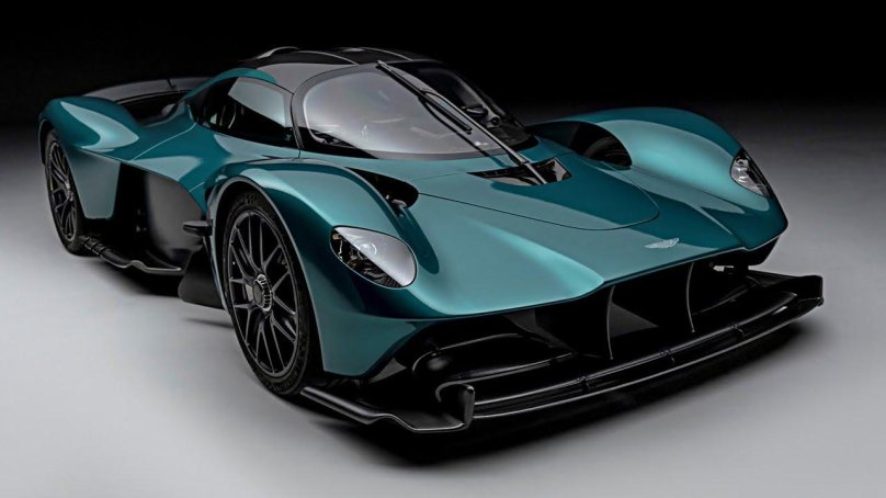 Aston Martin Valkyrie 2021