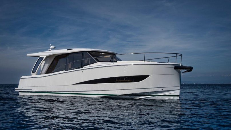 Яхта Гринлайн 40