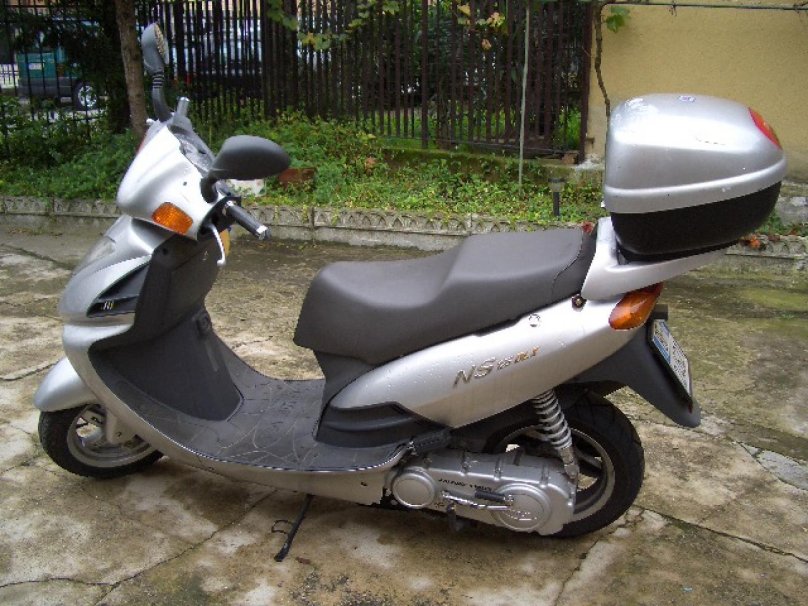 Daelim NS 125
