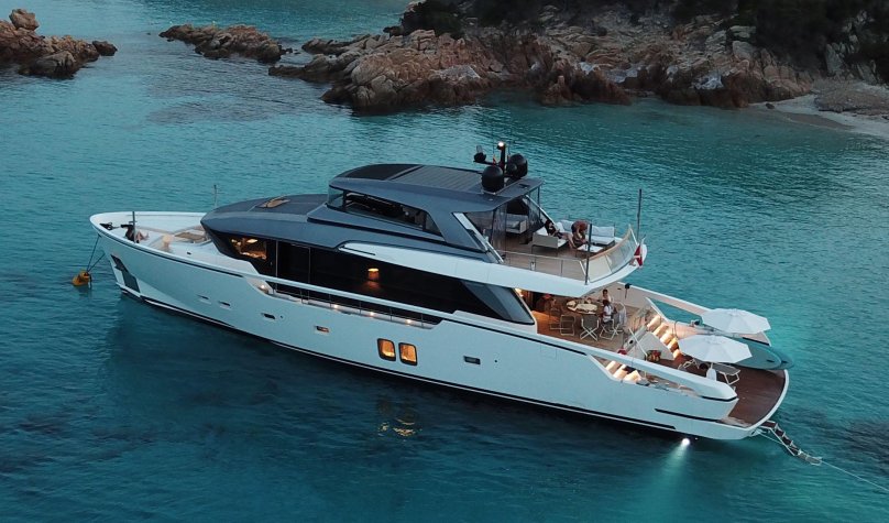 Яхта Sanlorenzo 105