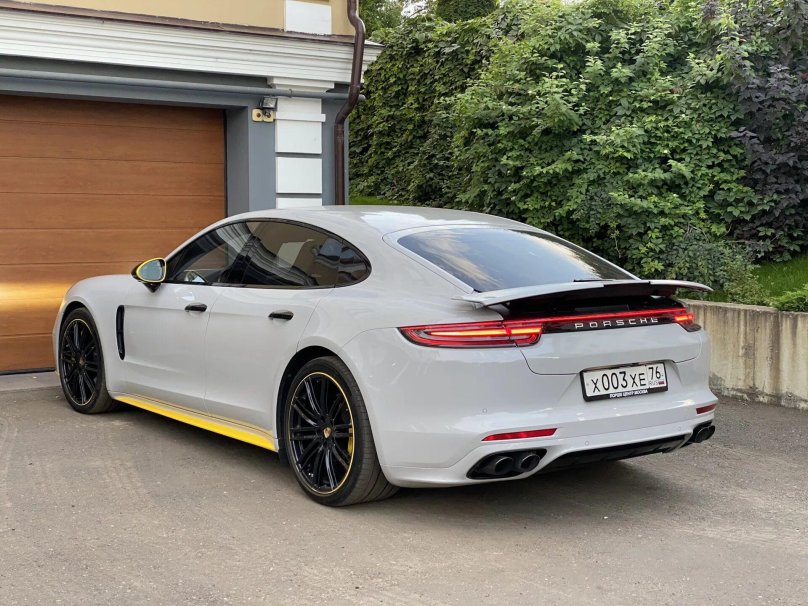 Порше Панамера турбо 2017