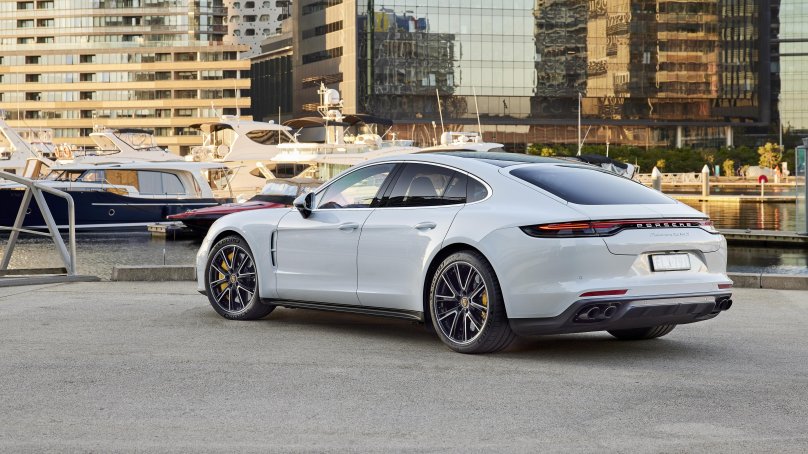 Порше Панамера турбо s 2021