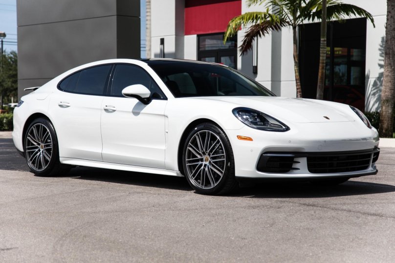 Porsche Panamera GTS 4