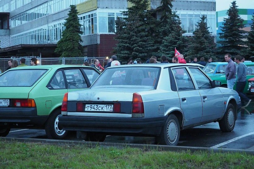 АЗЛК-2142 «Москвич»