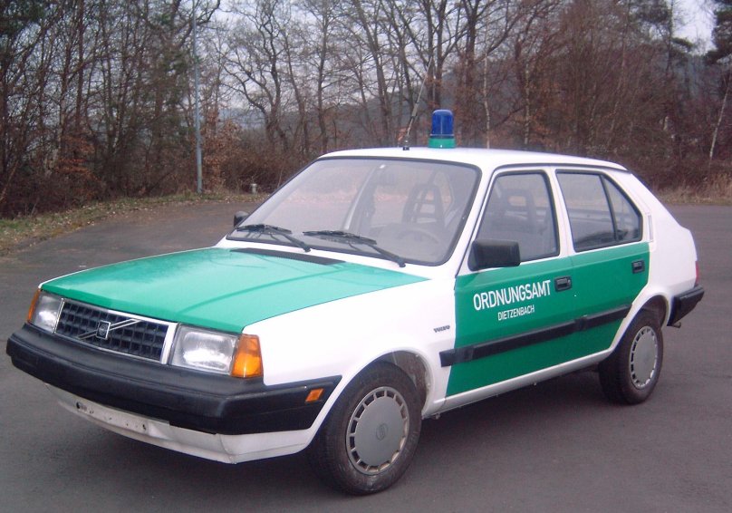 Volvo 343 Police