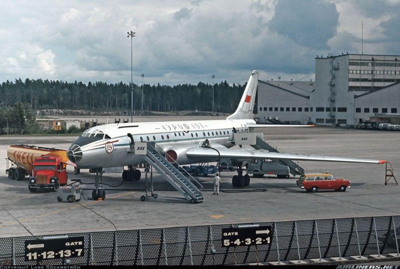 Ту-104 пассажирский самолёт