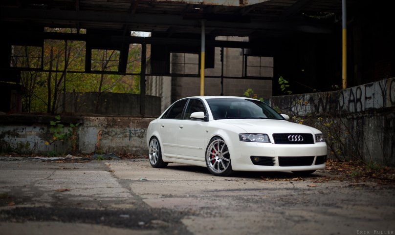 Белая Audi a4 b6