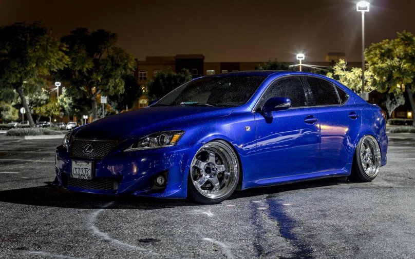 Лексус is 200 синий